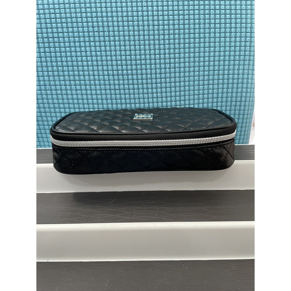 IT Cosmetics Black Quilted Makeup Bag - Picture 3 of 10
